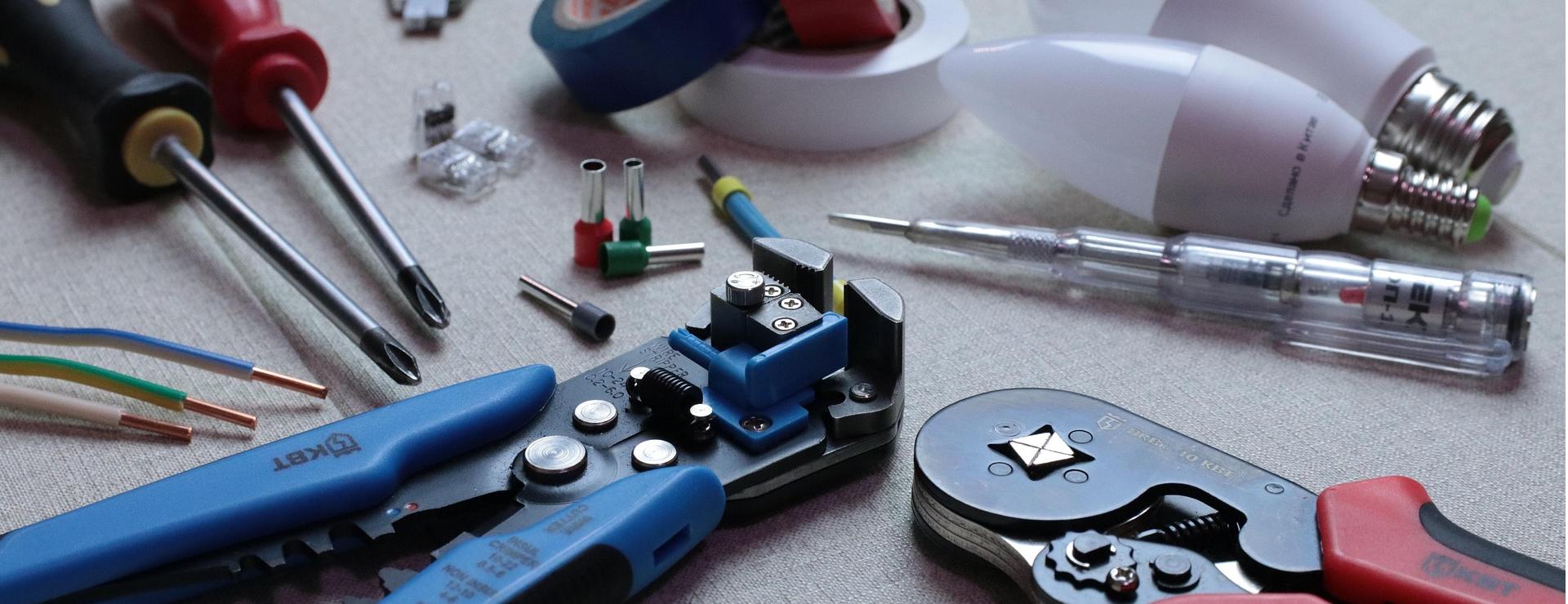 Kwaliteitswinkel Voor Thuishulpmiddelen 18 Kwaliteitswinkel Voor Thuishulpmiddelen -Kwaliteitswinkel Voor Thuishulpmiddelen electrician 3087536 1920